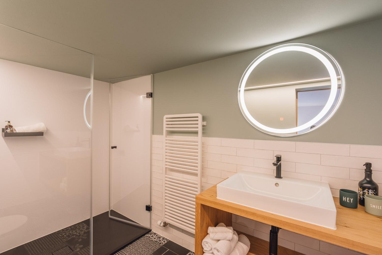 Hotel Walliserkanne Grachen Bagian luar foto