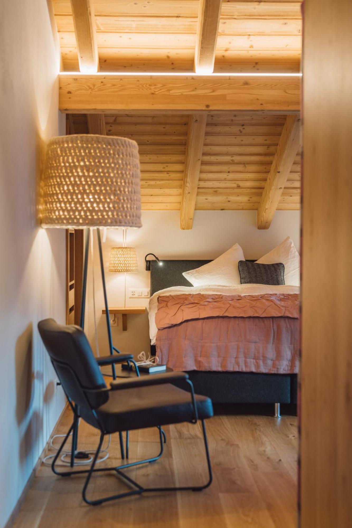 Hotel Walliserkanne Grachen Bagian luar foto