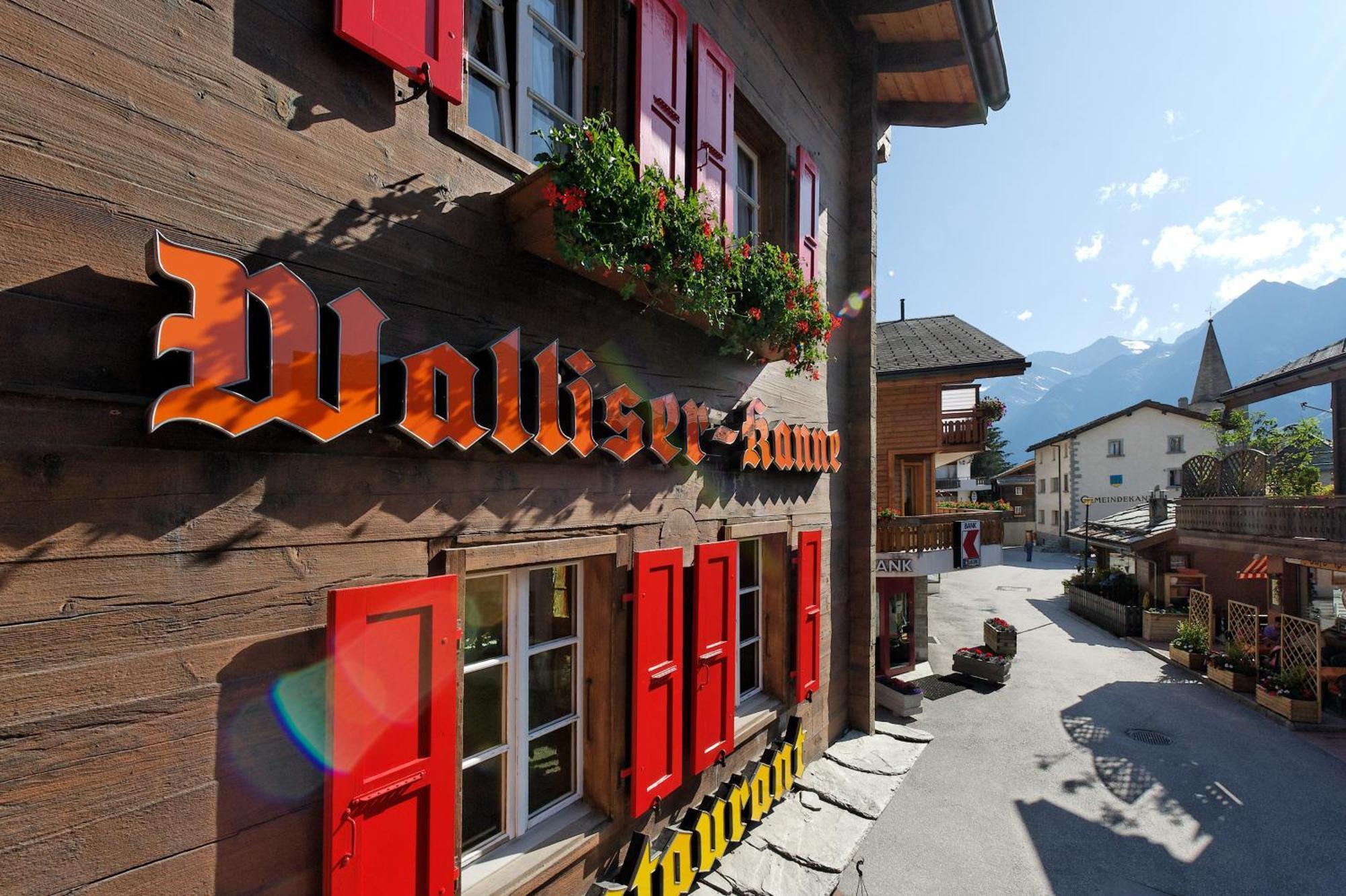 Hotel Walliserkanne Grachen Bagian luar foto