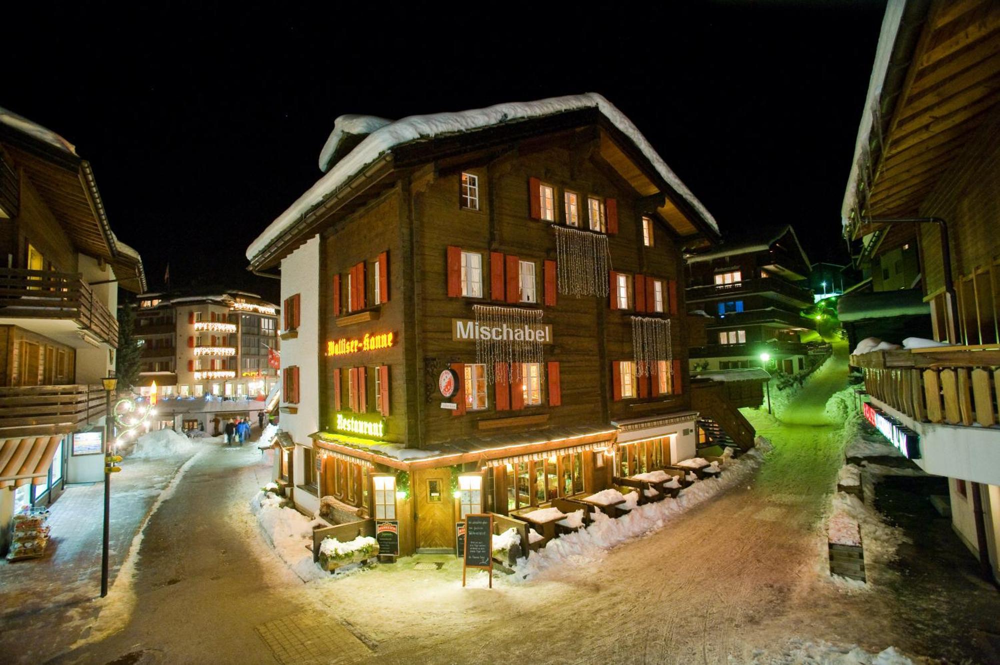 Hotel Walliserkanne Grachen Bagian luar foto