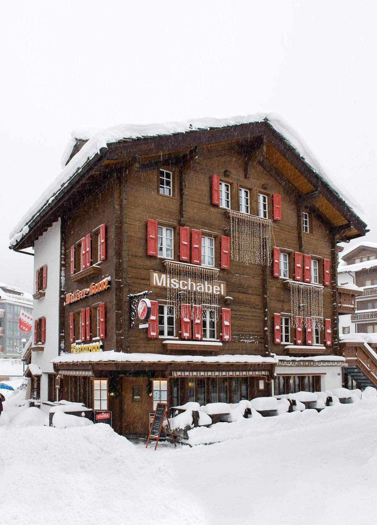 Hotel Walliserkanne Grachen Bagian luar foto