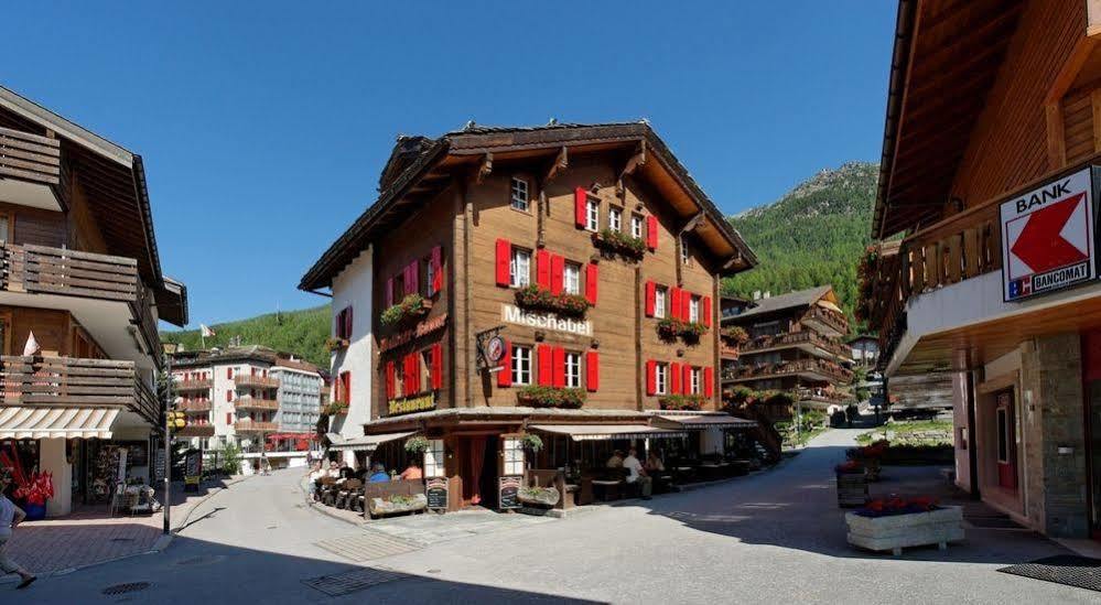 Hotel Walliserkanne Grachen Bagian luar foto