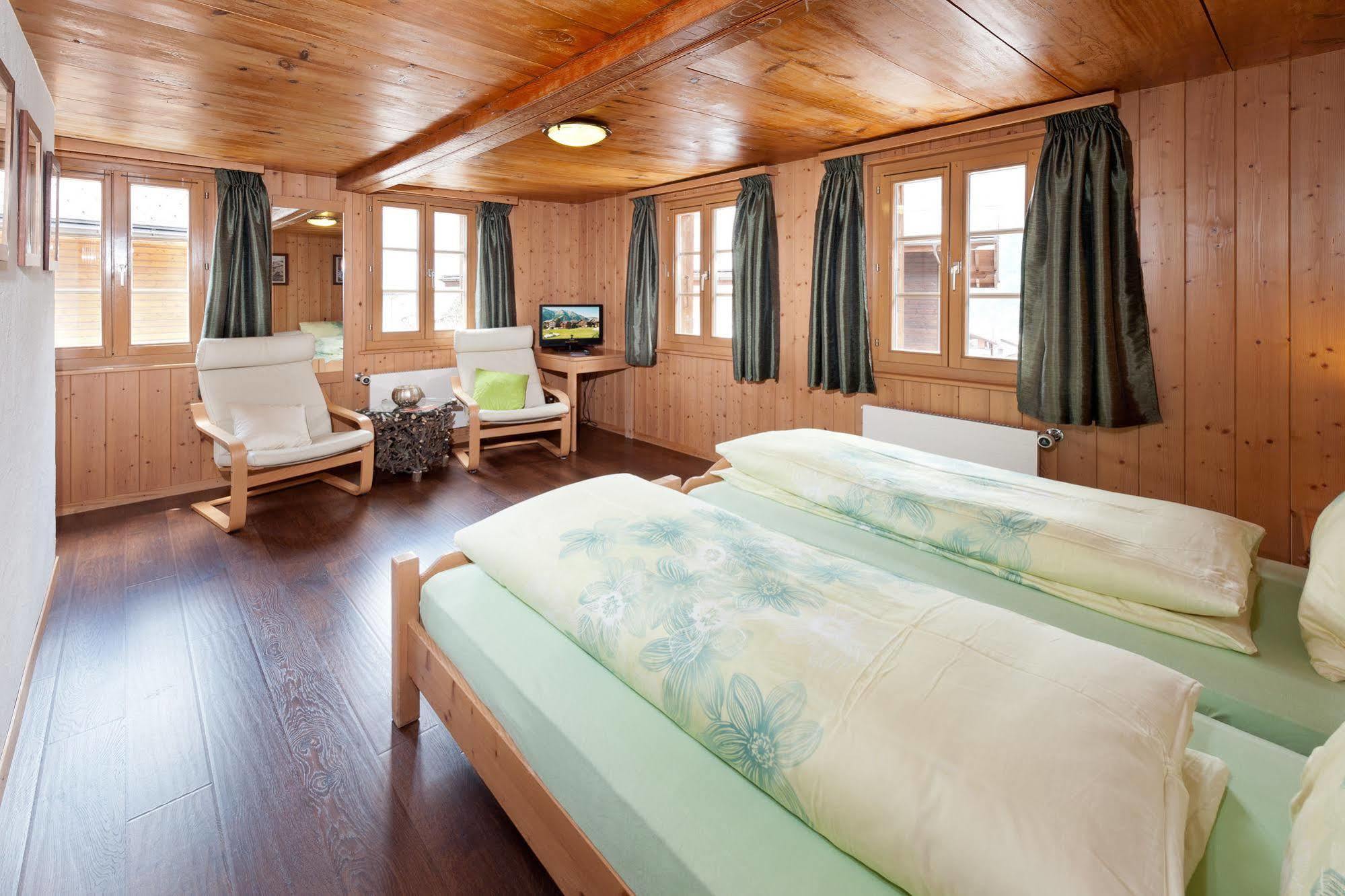 Hotel Walliserkanne Grachen Bagian luar foto