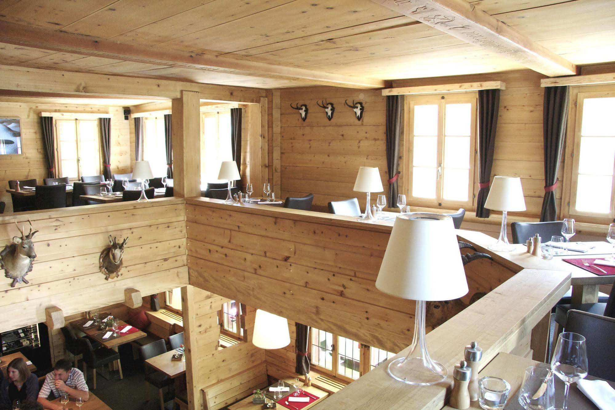 Hotel Walliserkanne Grachen Bagian luar foto
